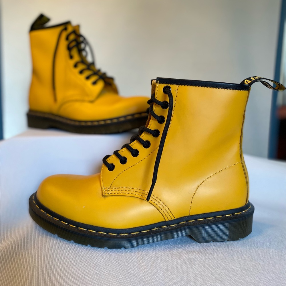 Dr. Martens Airwair Boots Size 9